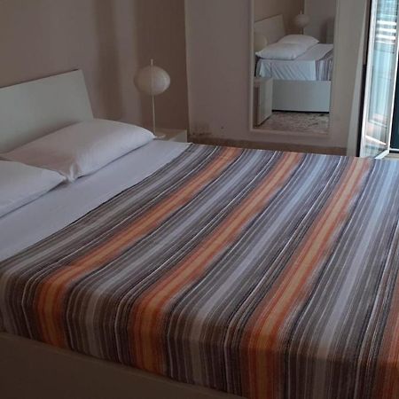 Charming Apartment In Mondello Palermo Bagian luar foto
