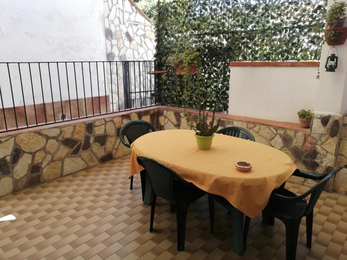 Charming Apartment In Mondello Palermo Bagian luar foto