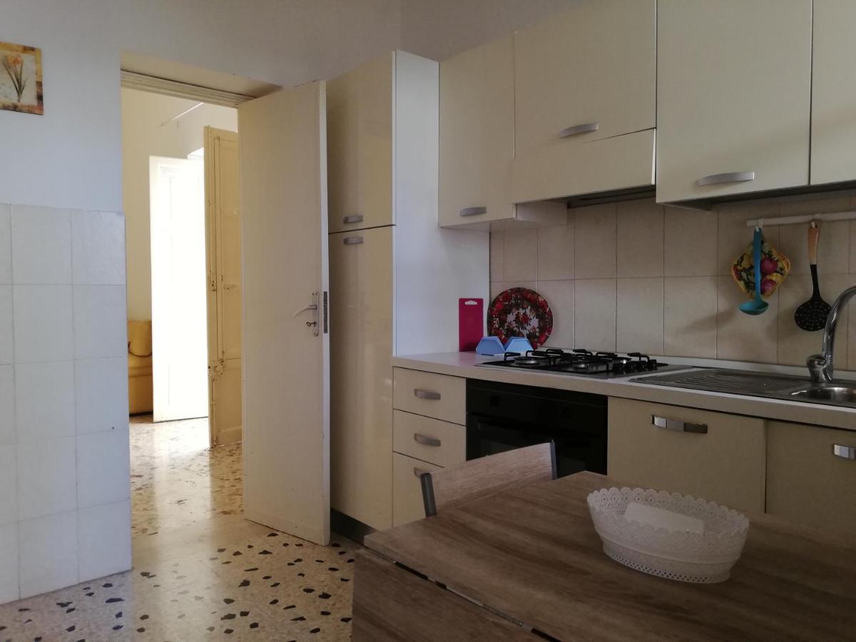 Charming Apartment In Mondello Palermo Bagian luar foto